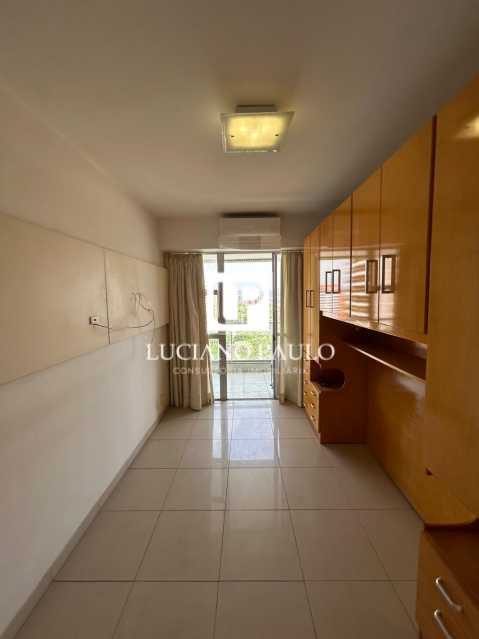 c3b88769-11a0-4969-98ad-afa5da - 20