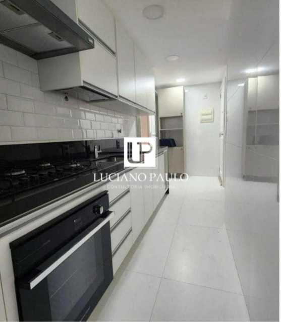 7d5a6aa8-7b8c-42c5-85c4-b741ef - 7