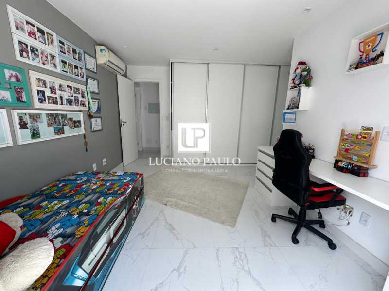 8bee4083-06c2-425e-b93f-e73b7a - 25