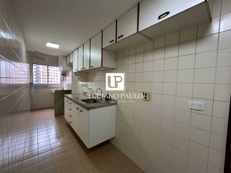 d643b1d7-5e47-4f7b-8c27-d3e27c - 27