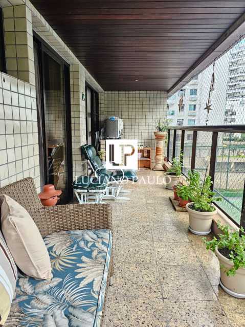 77f2d725-b104-492d-984b-9dfabd - 3