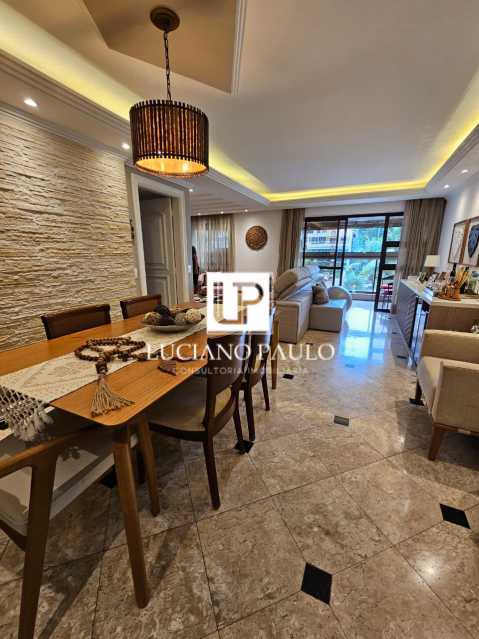 c828633a-3f3c-4723-9db0-6574eb - 8