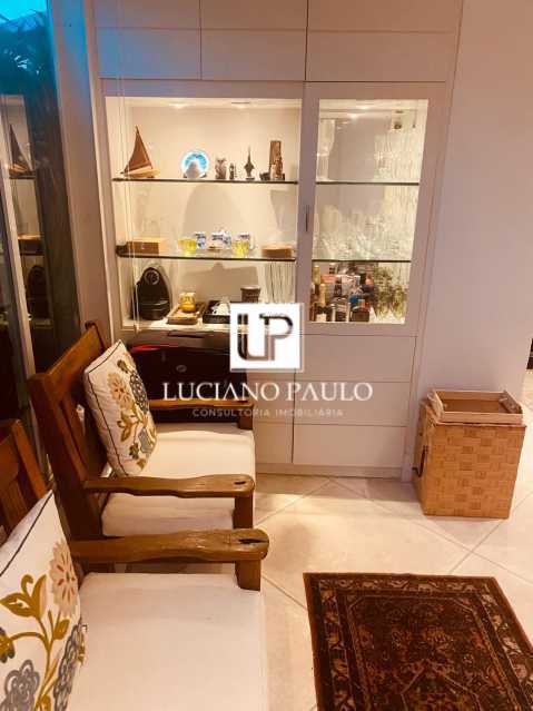 899598ea-82f9-4ca8-8ea3-6c7d1d - 19