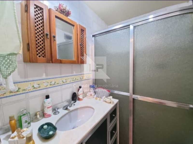 f18633b0-ca80-4879-bd68-343d9c - 27