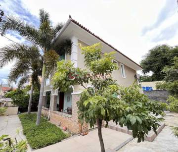 Vendo Casa Duplex 6 Quartos Travessa Teixeira Meier - BJCA60011