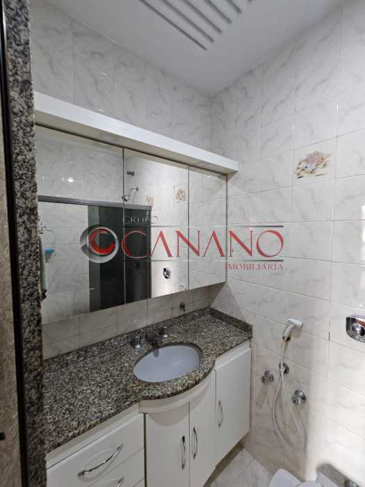 Conheça banheiro social Vinte e Quatro do imóvel - Apartamento à venda Rua Vinte e Quatro de Maio, Engenho Novo, Rio de Janeiro - R$ 300.000 - BJAP21813 - 16 banheiro social Vinte e Quatro - 16