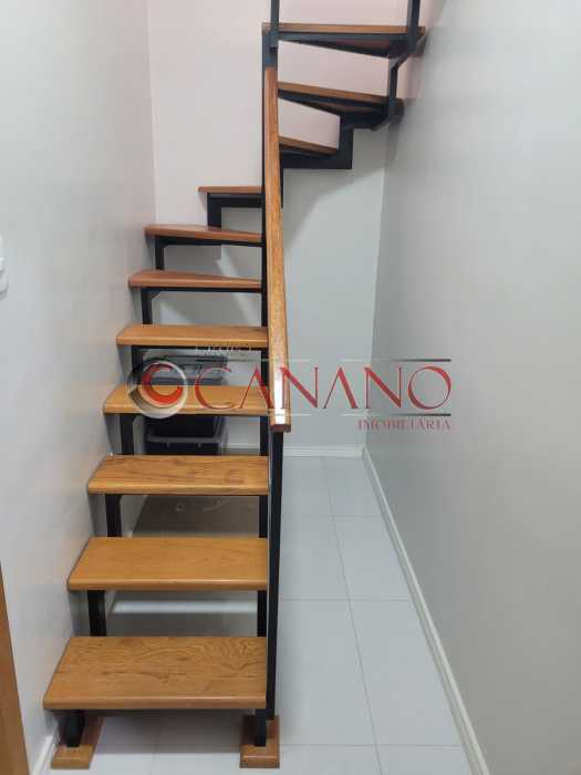 Conheça escada Carolina Santos 53 cs 8 do imóvel - Casa de Vila à venda Rua Carolina Santos, Méier, Rio de Janeiro - R$ 600.000 - BJCV20119 - 15 escada Carolina Santos 53 cs 8 - 15