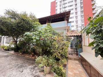Ótima localização - Vendo Casa Vila Duplex 5 Quartos Rua Vilela Tavares Méier - GCCV50008