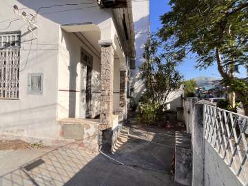 Ótima localização - Vendo 4 Casas linear Frente de Rua Vaga Rua João Pinheiro - GCCA80001