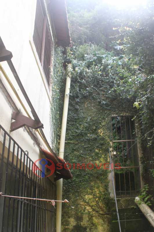 Conheça área varal subida fundos terr do imóvel - Casa Cosme Velho - LBCA40013 - 2 área varal subida fundos terr - 2