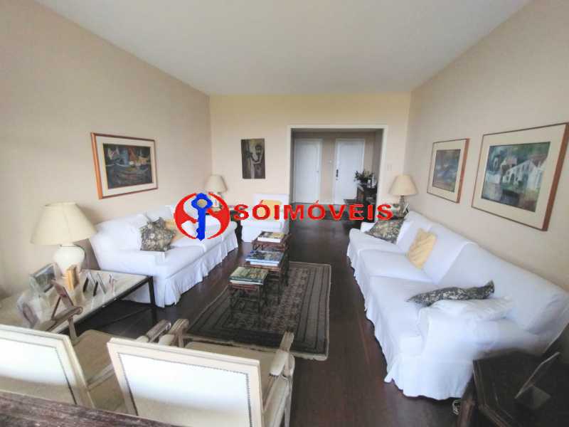 WhatsApp Image 2021-12-07 at 1 - 8