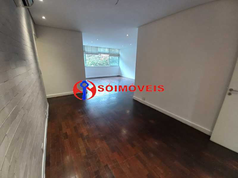 Conheça SALÃO_4 do imóvel - EXCELENTE IMÓVEL EM PRÉDIO REQUISITADO DO LEBLON. 130 M2, 4 QUARTOS, SUÍTE, DEPENDÊNCIAS, 1 VAGA ESCRITURADA. - LBAP42100 - 5 SALÃO_4 - 5