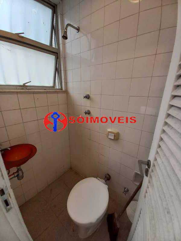 Conheça BANHERO DE SERVIÇO do imóvel - EXCELENTE IMÓVEL EM PRÉDIO REQUISITADO DO LEBLON. 130 M2, 4 QUARTOS, SUÍTE, DEPENDÊNCIAS, 1 VAGA ESCRITURADA. - LBAP42100 - 25 BANHERO DE SERVIÇO - 25