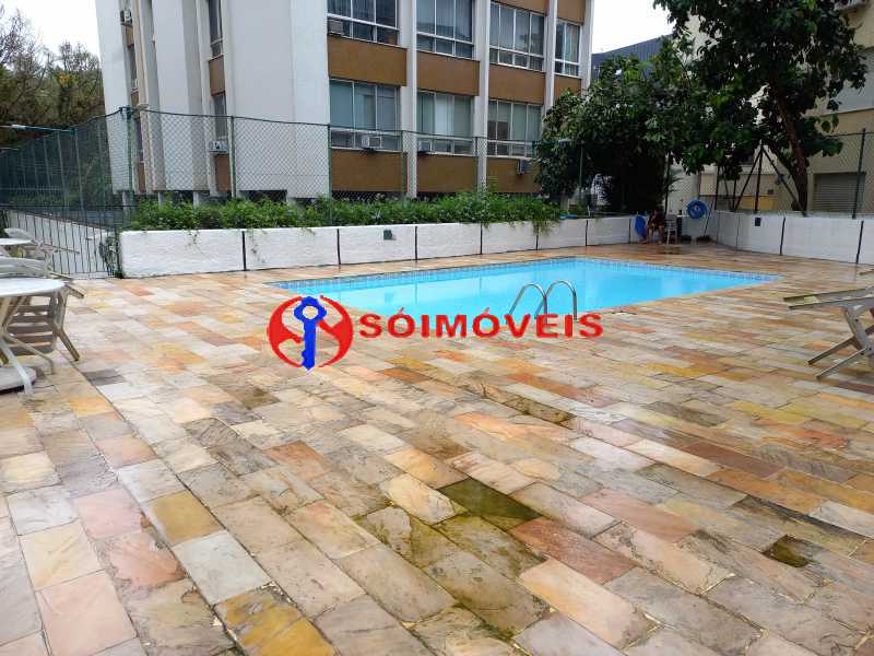 Conheça PISCINA do imóvel - EXCELENTE IMÓVEL EM PRÉDIO REQUISITADO DO LEBLON. 130 M2, 4 QUARTOS, SUÍTE, DEPENDÊNCIAS, 1 VAGA ESCRITURADA. - LBAP42100 - 29 PISCINA - 29