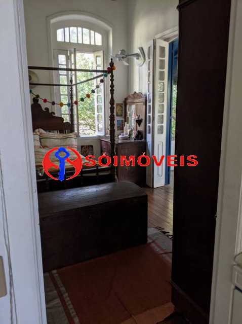 Conheça 11 do imóvel - NO ALTO DA BOA VISTA MARAVILHOSA CASA COLONIAL DE DOIS ANDARES TODA ARBORIZADA VAGA PARA TRÊS CARROS . DOC. OK .OPORTUNIDADE!!!! - LBCA40085 - 11 11 - 11