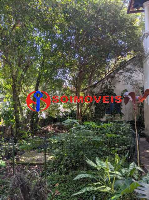 Conheça 17 do imóvel - NO ALTO DA BOA VISTA MARAVILHOSA CASA COLONIAL DE DOIS ANDARES TODA ARBORIZADA VAGA PARA TRÊS CARROS . DOC. OK .OPORTUNIDADE!!!! - LBCA40085 - 17 17 - 17