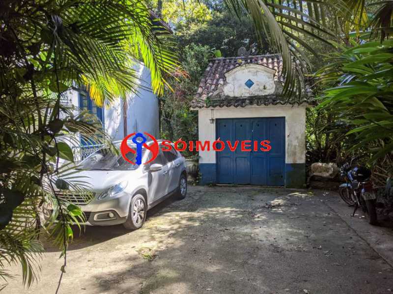 Conheça 18 do imóvel - NO ALTO DA BOA VISTA MARAVILHOSA CASA COLONIAL DE DOIS ANDARES TODA ARBORIZADA VAGA PARA TRÊS CARROS . DOC. OK .OPORTUNIDADE!!!! - LBCA40085 - 18 18 - 18