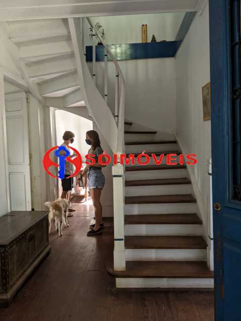 Conheça 8 do imóvel - NO ALTO DA BOA VISTA MARAVILHOSA CASA COLONIAL DE DOIS ANDARES TODA ARBORIZADA VAGA PARA TRÊS CARROS . DOC. OK .OPORTUNIDADE!!!! - LBCA40085 - 8 8 - 8