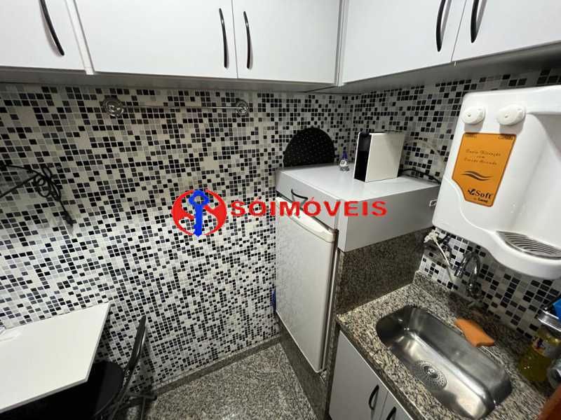 954d756b-6702-472b-aca9-63fd85 - 6