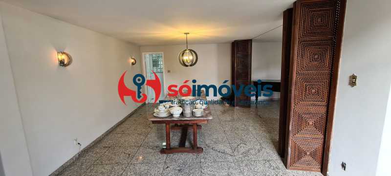 21d16c85-f2ca-4050-b0c1-425e2f - 8