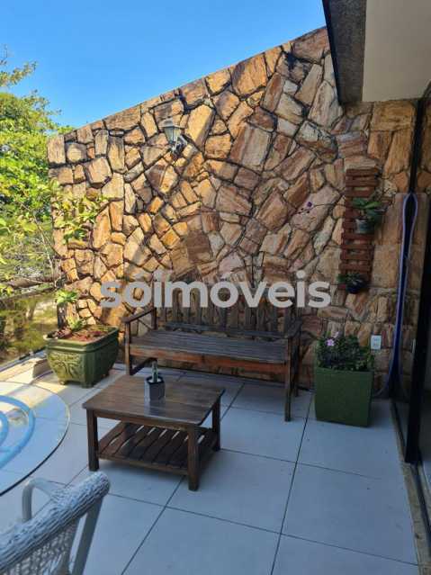 7a5818be-68d3-4563-a2c8-40d266 - 1