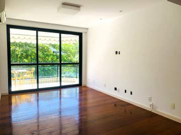 Ótima localização - Oportunidade para quem procura um apto. de 2 quartos na Barra !!! - LBAP24548