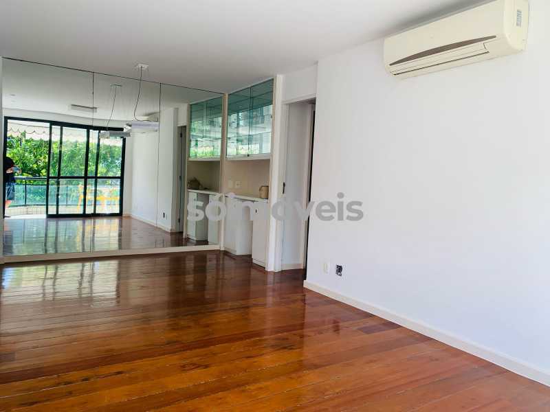 Conheça 03. do imóvel - Oportunidade para quem procura um apto. de 2 quartos na Barra !!! - LBAP24548 - 3 03. - 3