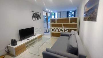 ÓTIMO INVESTIMENTO - Quarto e sala com vaga na escritura. - LBAP11741