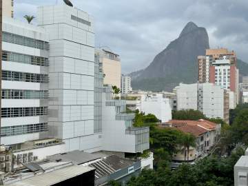 Localização privilegiada, andar alto, linda vista para o Dois Irmãos. - LBAP24903