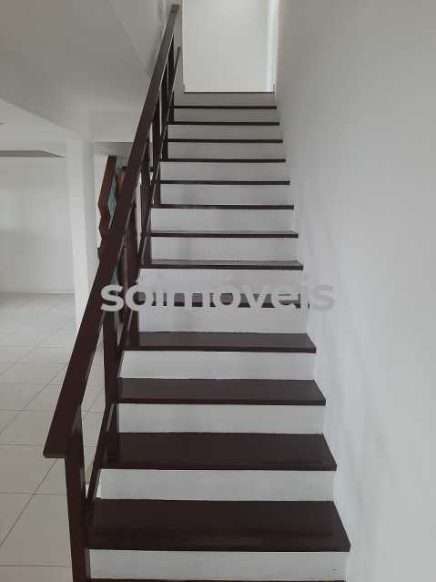 36 - Escada de acesso aos quar - 12