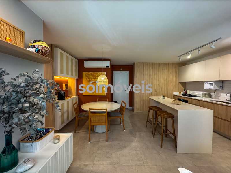 7e8ae79fb50d7734cpiade03sala00 - 25