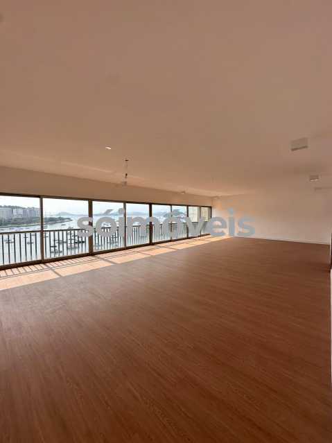 a1fa7eaf-50bc-4051-abbd-2497ad - 4