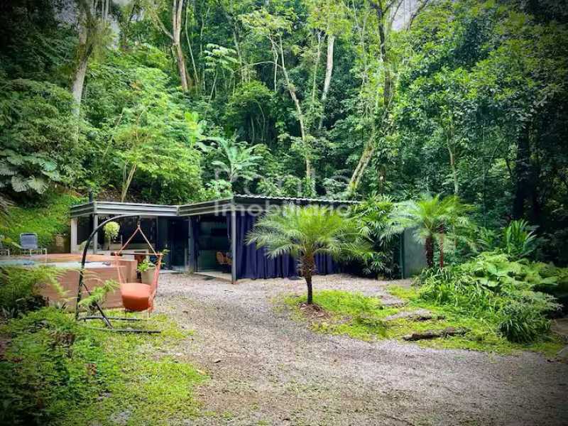 bd46f95f-3a3c-46b2-aa4c-423899 - 21