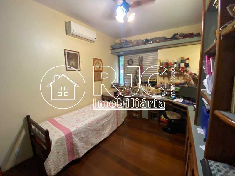 Conheça 14 do imóvel - Apartamento à venda Rua Itacuruçá, Tijuca, Rio de Janeiro - R$ 1.000.000 - MBAP40650 - 12 14 - 12