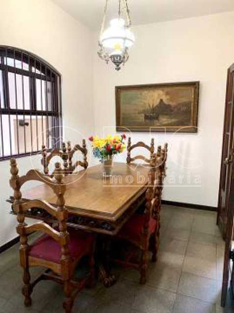 casa-com-4-quartos-a-venda-298 - 3