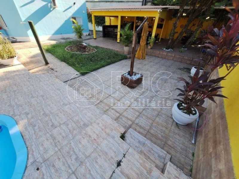 casa-com-5-quartos-venda-200m- - 9