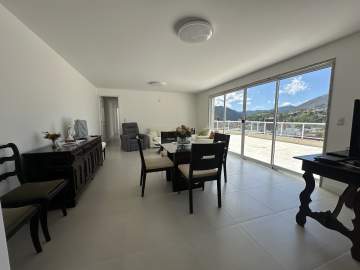 Ótima localização - Cobertura à venda Rua Ferreira de Castro, Agriões, Teresópolis - R$ 1.100.000 - MBCO30667