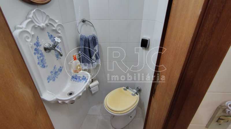17 Lavabo. - 17
