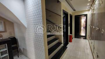Ótima localização - Apartamento à venda Rua Joaquim Palhares, Praça da Bandeira, Rio de Janeiro - R$ 200.000 - MBAP28555