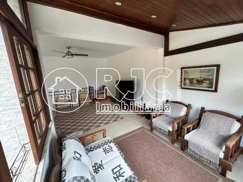 ccfcec77-bd04-4821-a161-b5c5d8 - 23