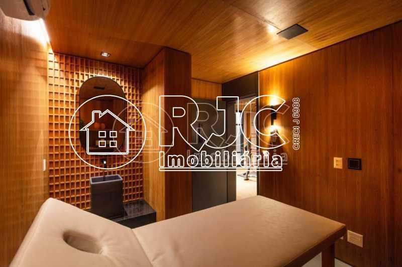 16585_G1692721021 - 24