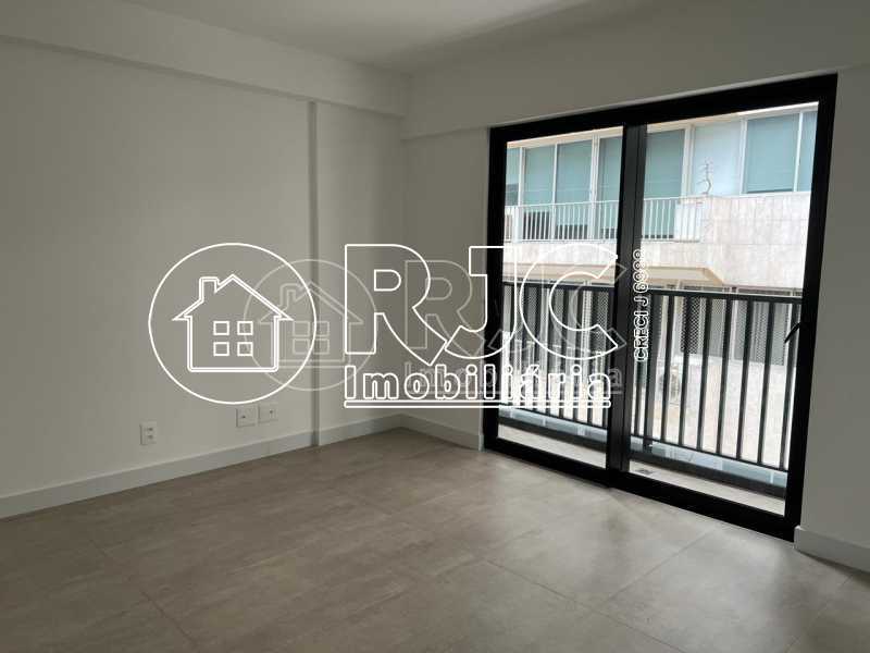 16585_G1692716069 - 13