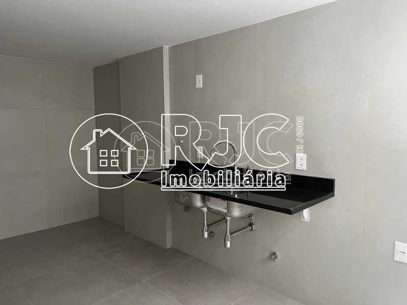 16585_G1692716056 - 8