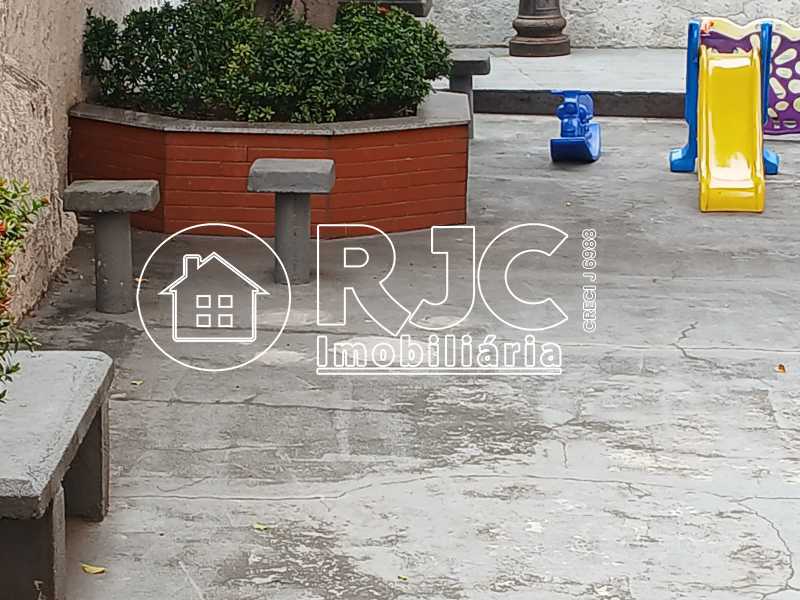 b0298387-7107-4429-8d87-9df472 - 18