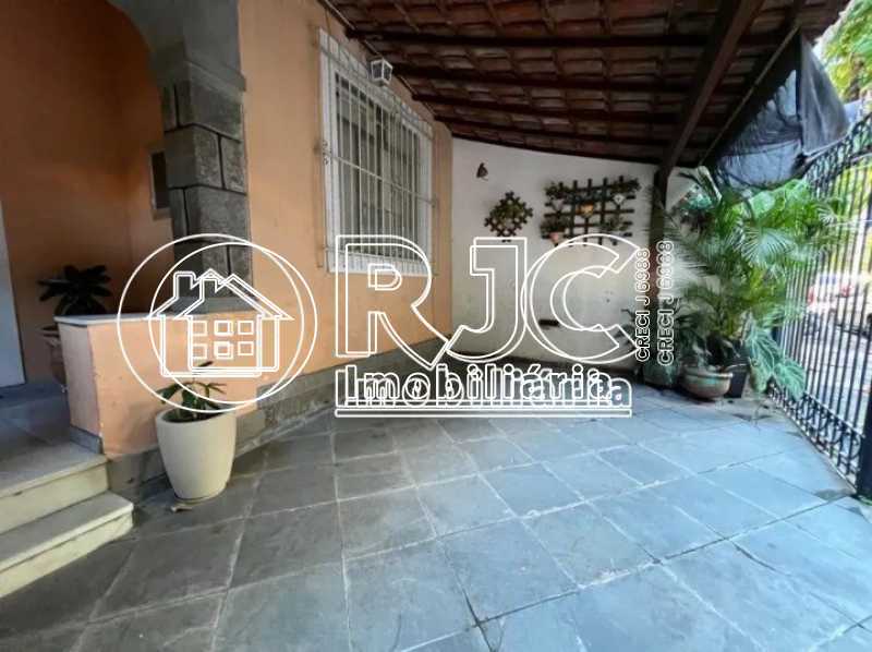 b42c71a7-ead2-4b47-b4af-4be24d - 23