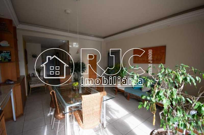 893665151-157.5669974211382DSC - 6