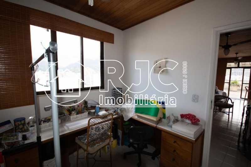 893665151-596.3938924947996DSC - 9