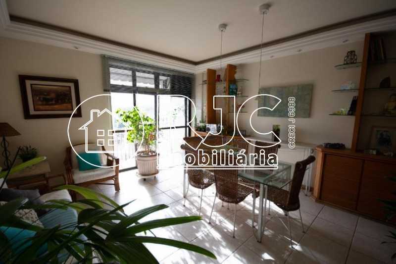 893665151-866.5831127301204DSC - 5