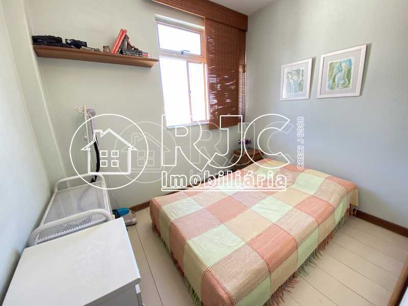 14719_G1660673035 - 18