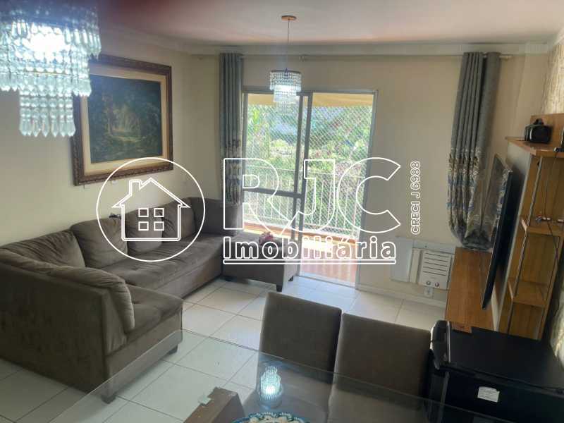 e2511749-299f-4141-8498-a75c7f - 3